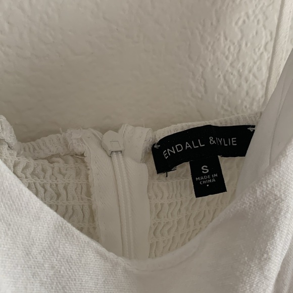 🤍 Dress - Picture 4 of 7